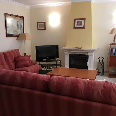 Вилла 5-bed Near Praia D'el Rey Beach Golf Course *
