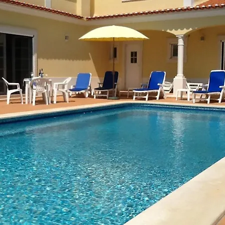 5-bed Near Praia D'el Rey Beach Golf Course Вилла
