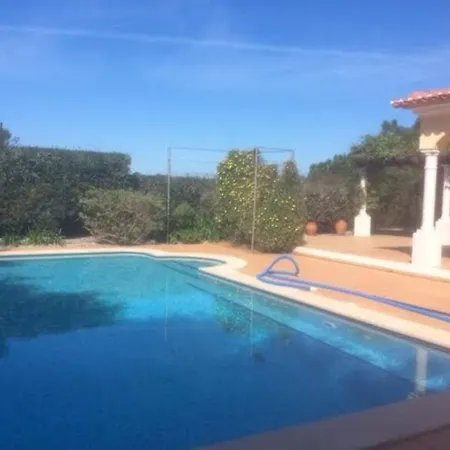 5-bed Near Praia D'el Rey Beach Golf Course Вилла